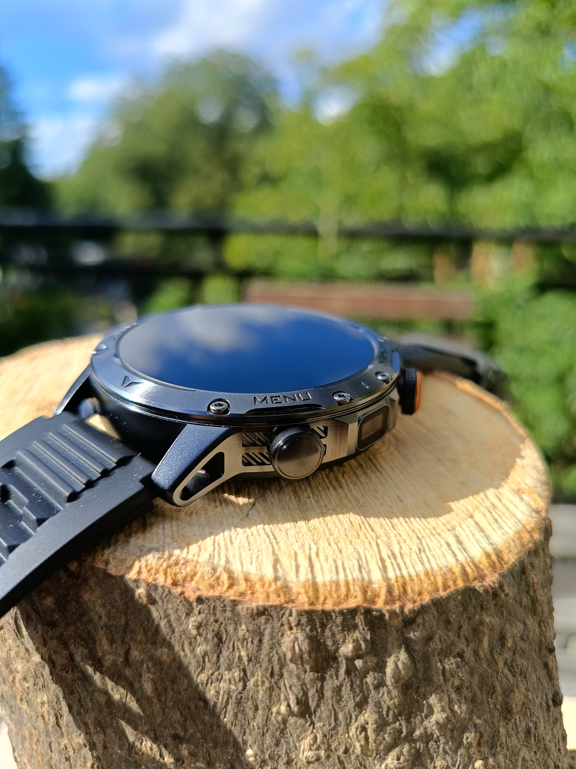 Smartwatch Outdoorowy z Latarką