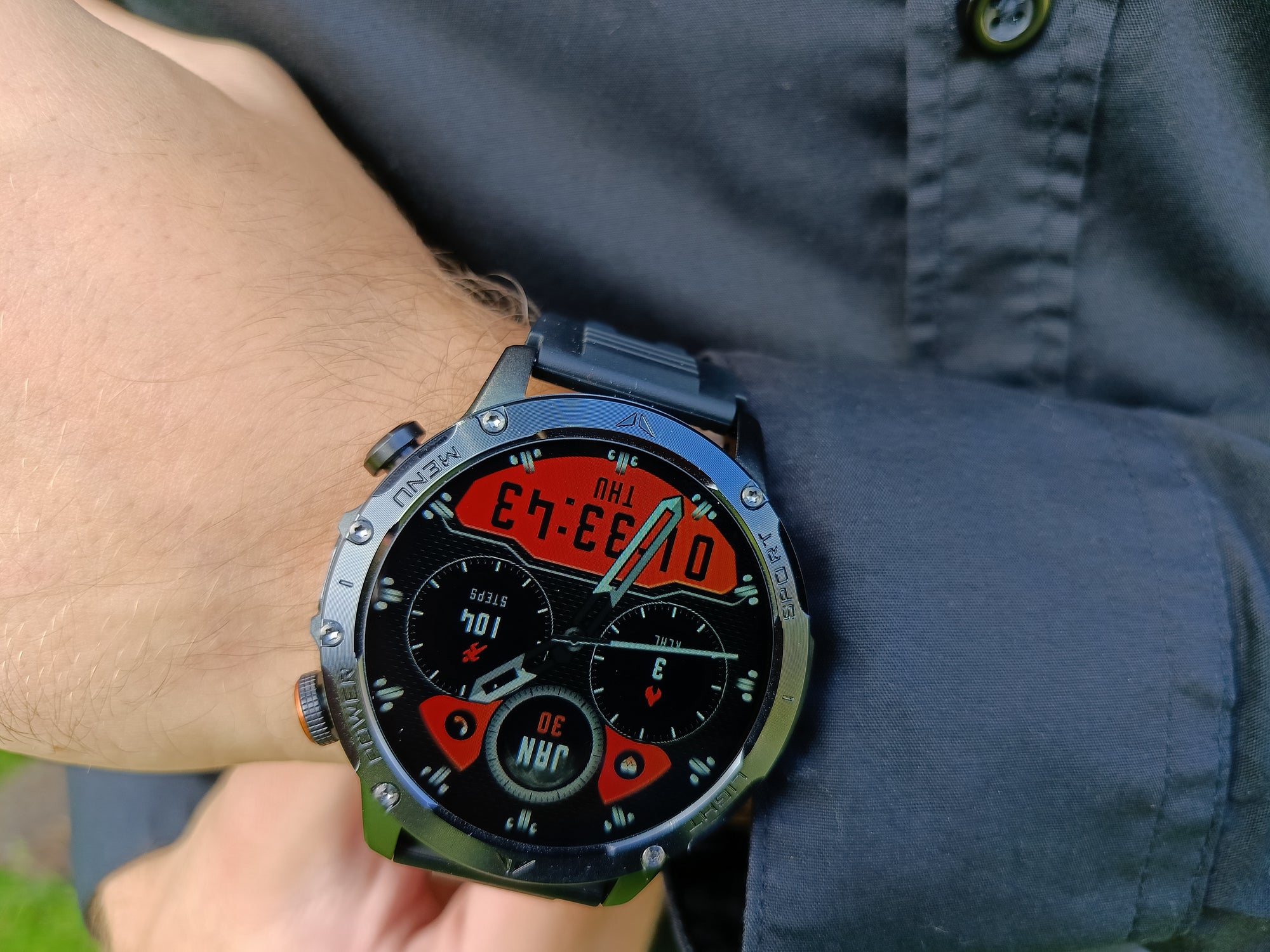 Smartwatch Outdoorowy z Latarką