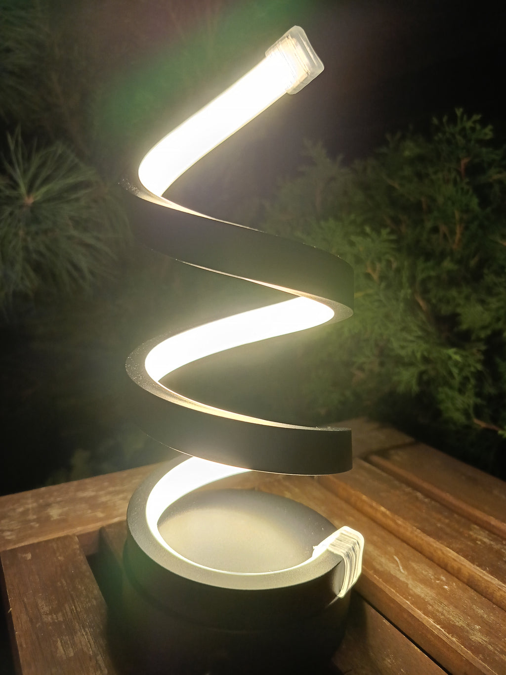 Spiralna Lampka do Domu i na Zewnątrz