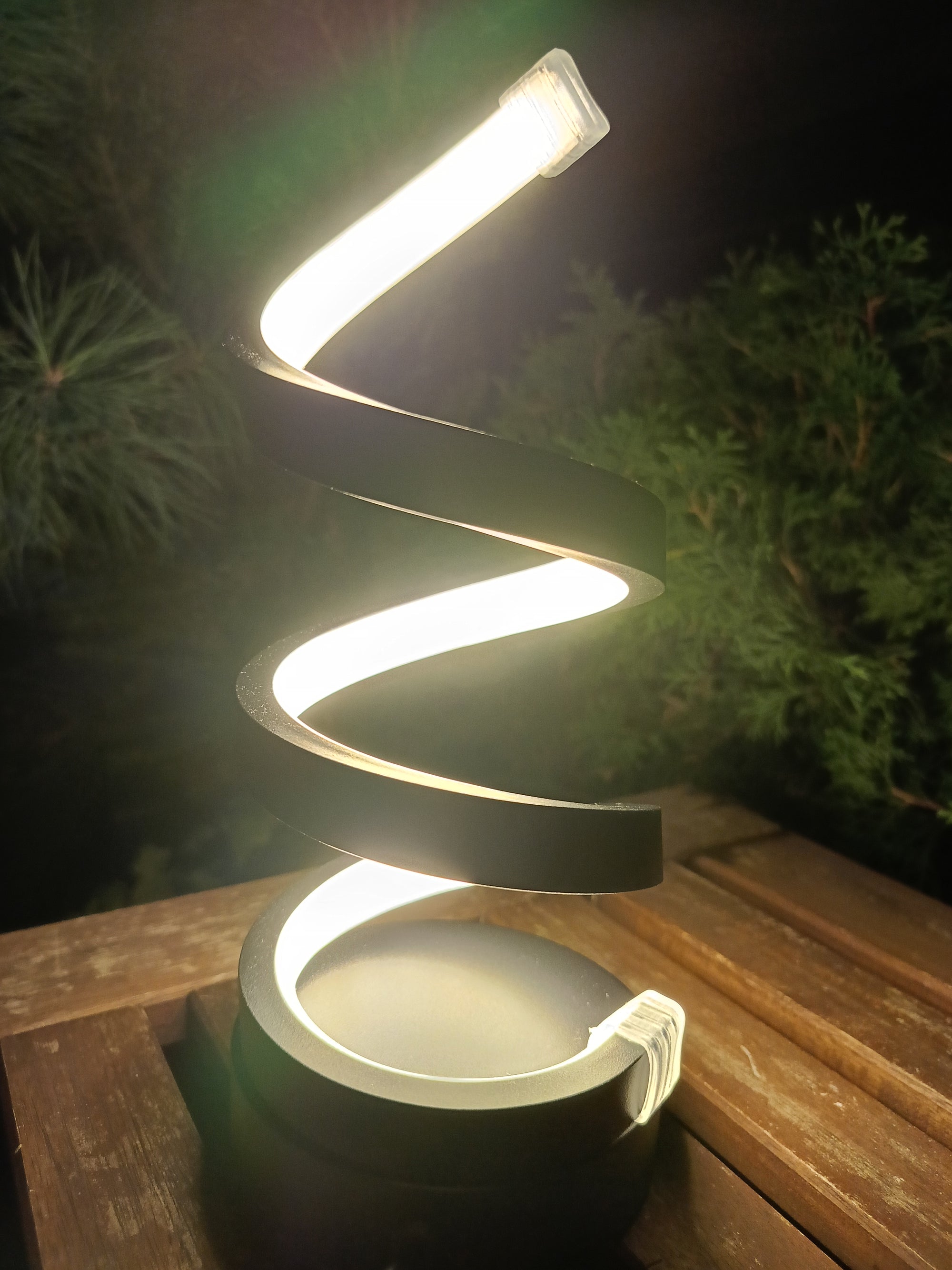 Spiralna Lampka do Domu i na Zewnątrz