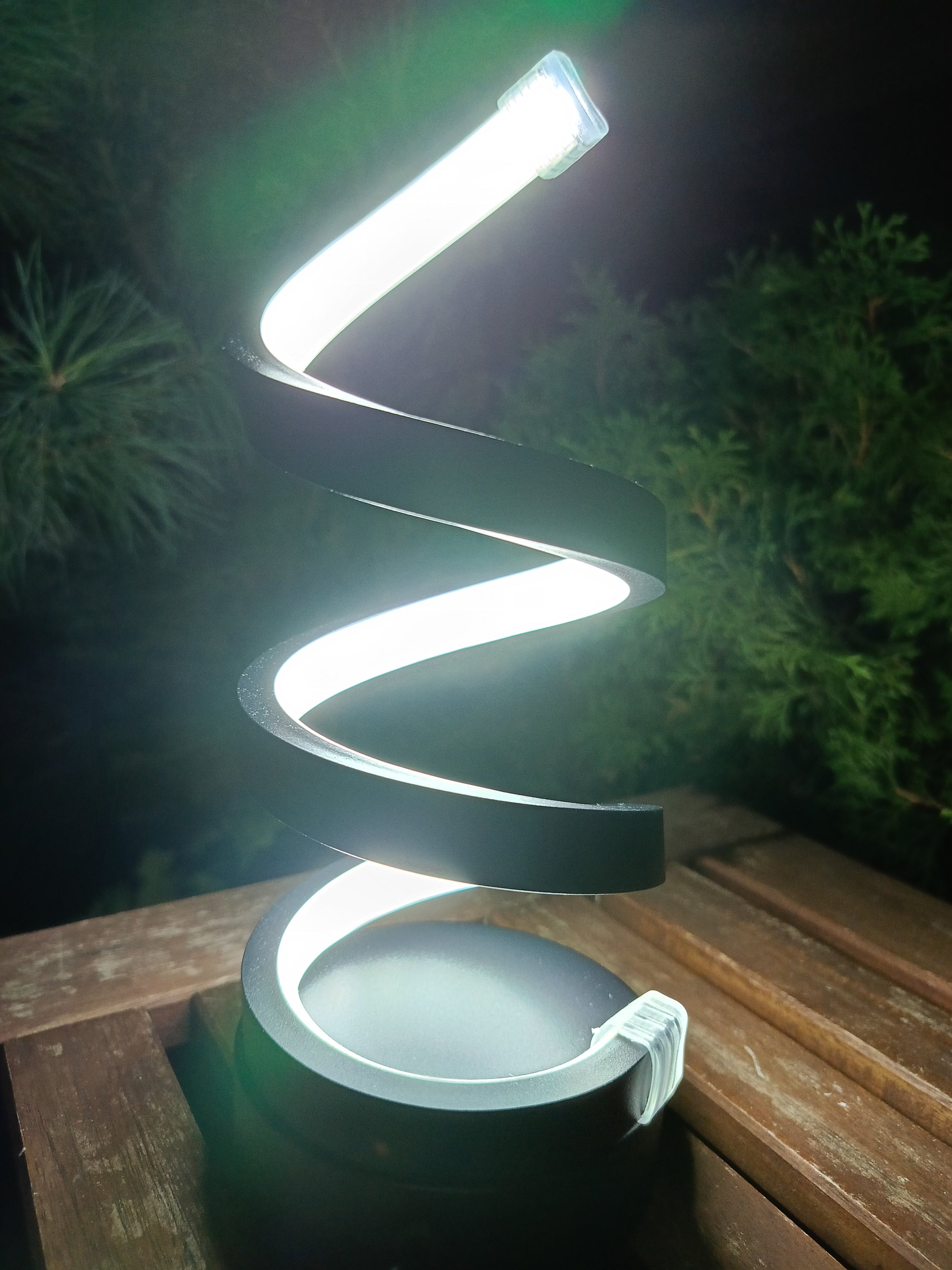 Spiralna Lampka do Domu i na Zewnątrz