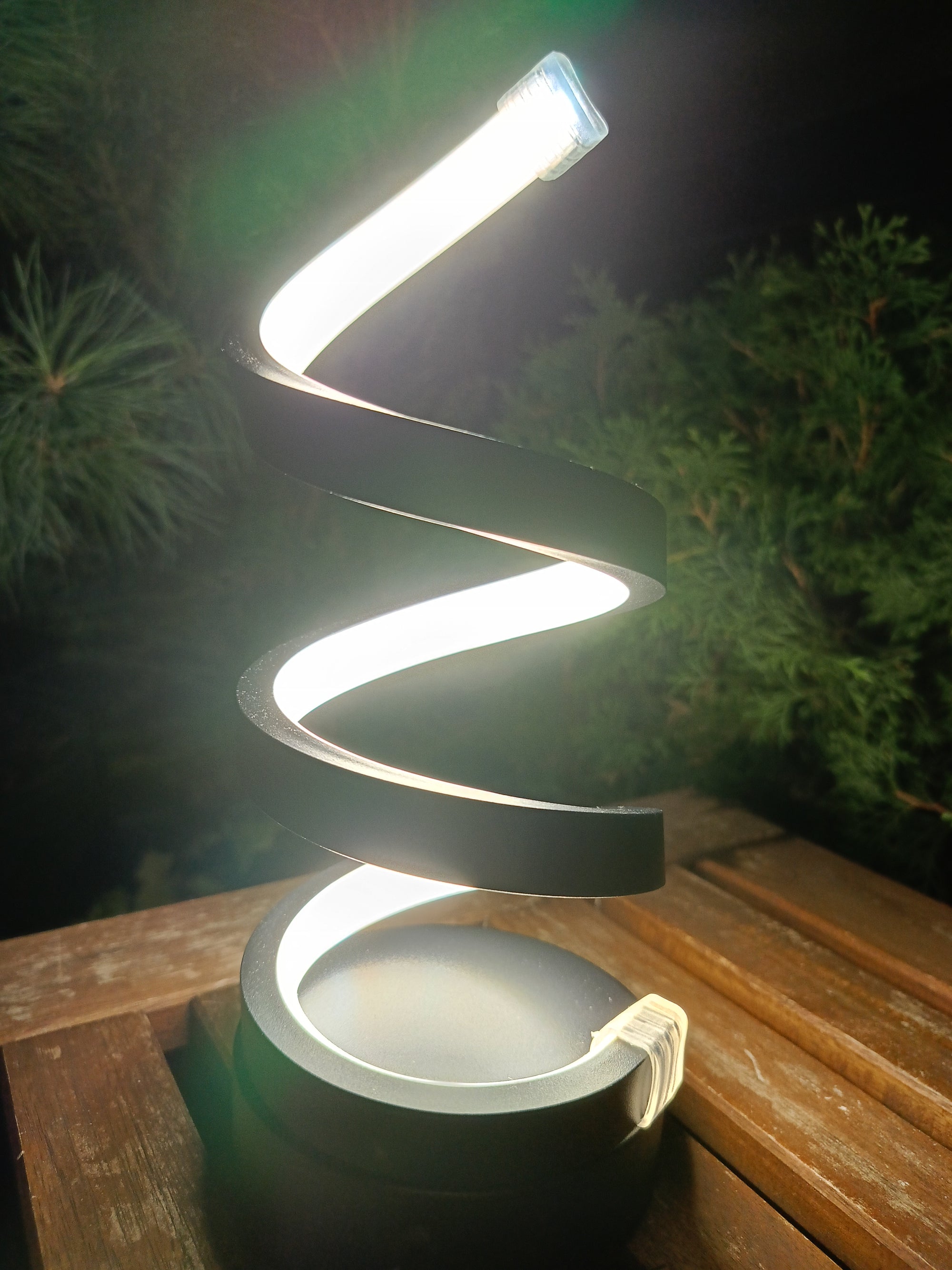 Spiralna Lampka do Domu i na Zewnątrz