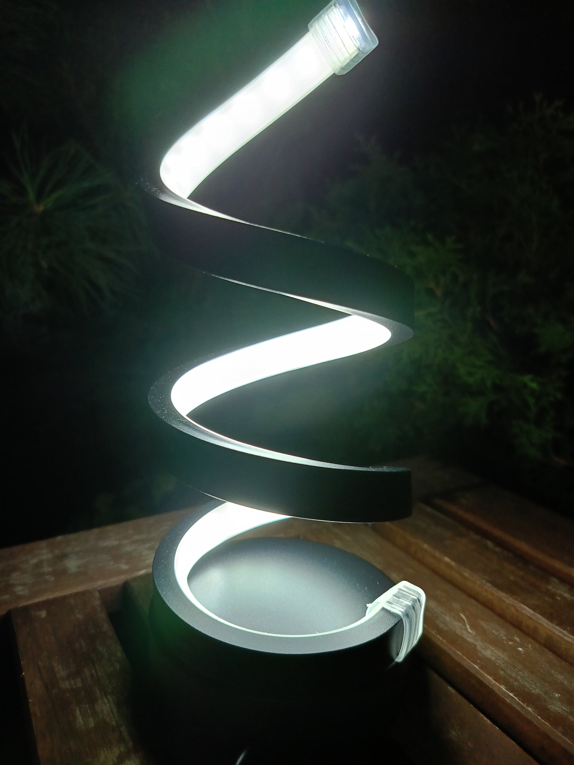 Spiralna Lampka do Domu i na Zewnątrz