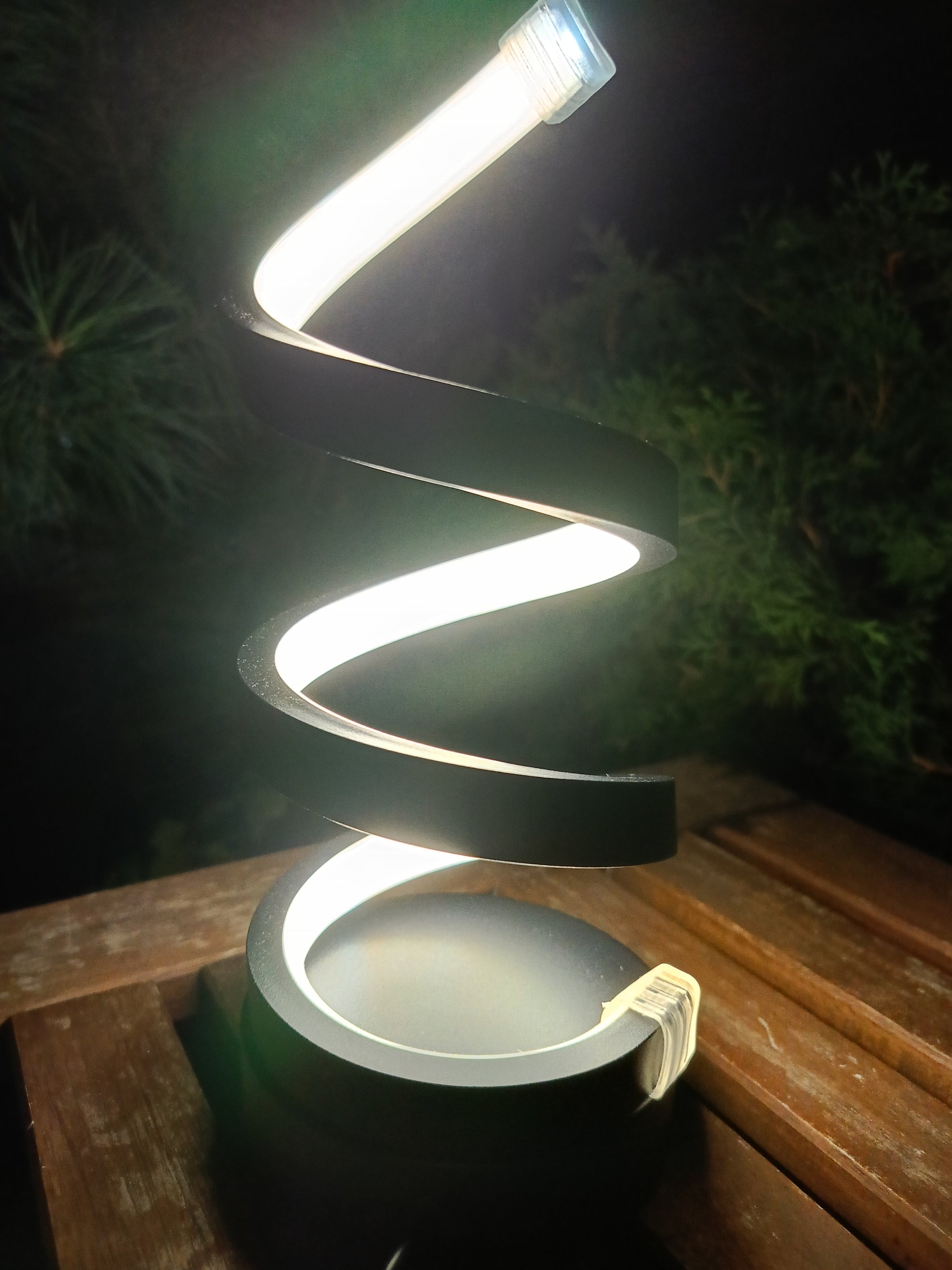 Spiralna Lampka do Domu i na Zewnątrz