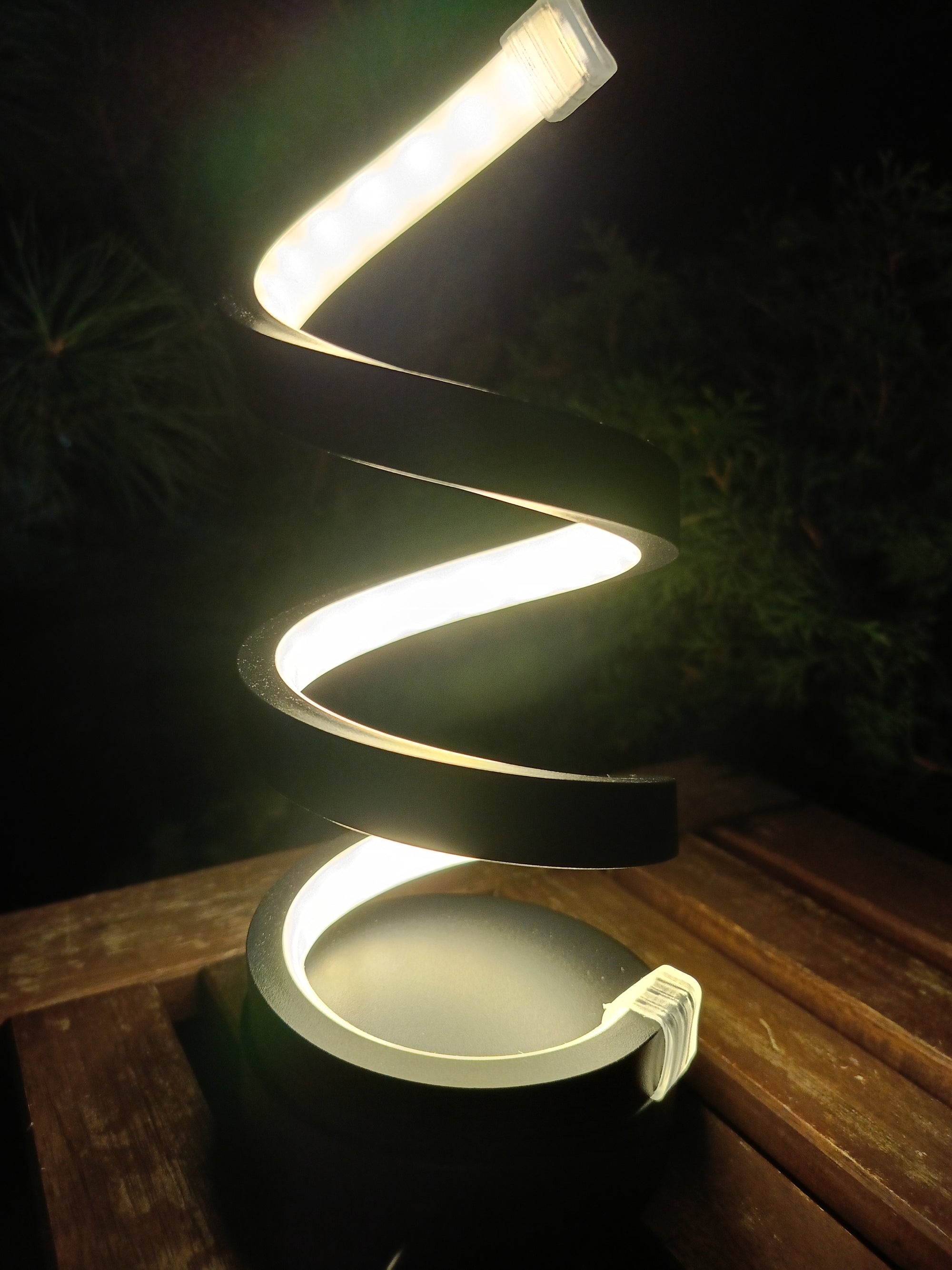 Spiralna Lampka do Domu i na Zewnątrz